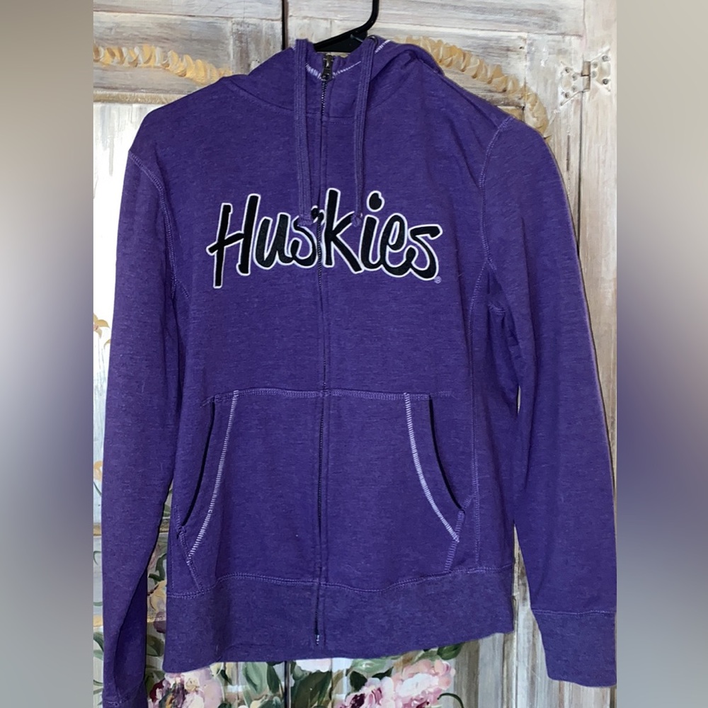 UW Husky Zip Up never worn